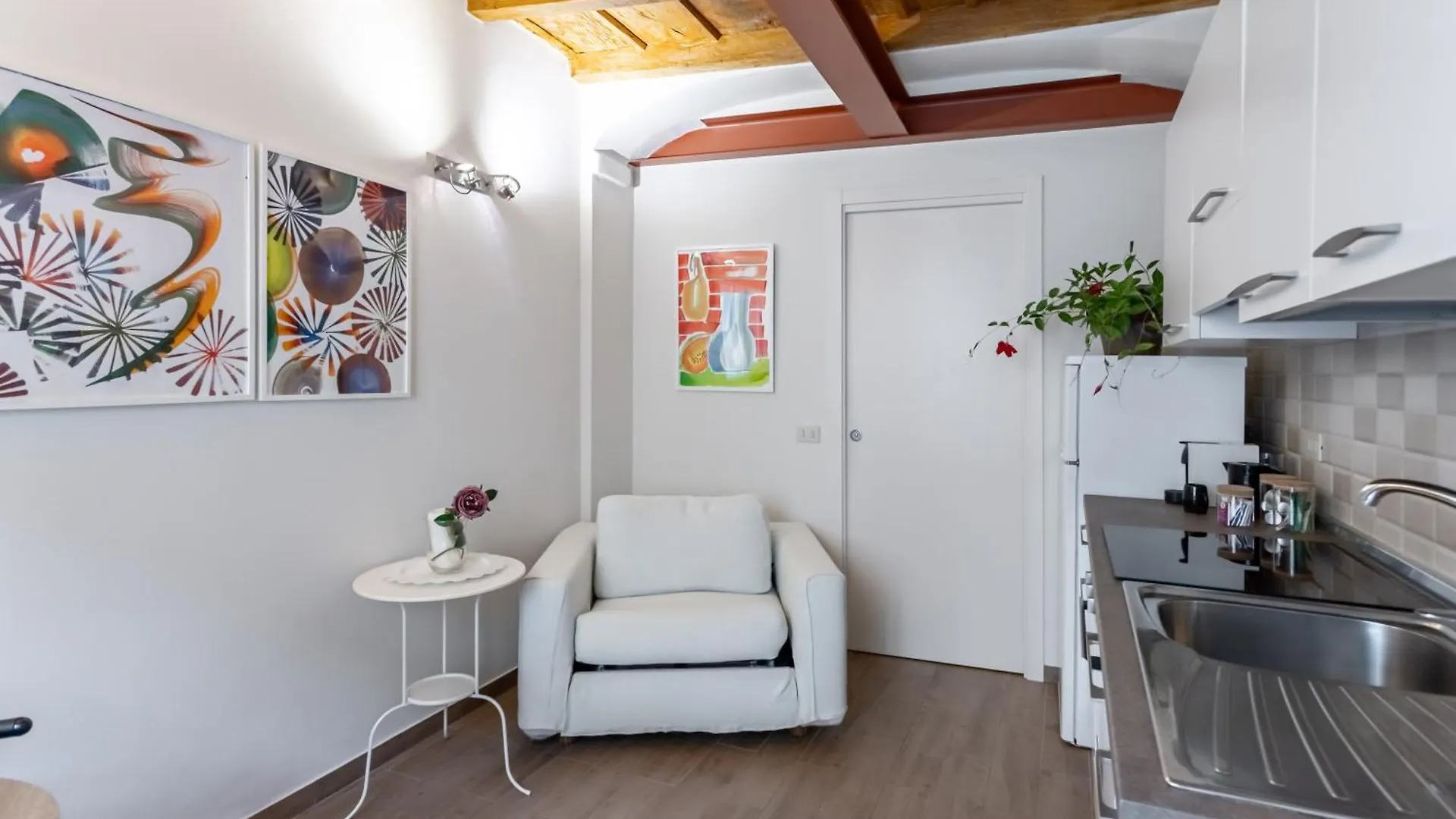 La Casa Di Enrichetta - Pavia City - By Host4U contacts