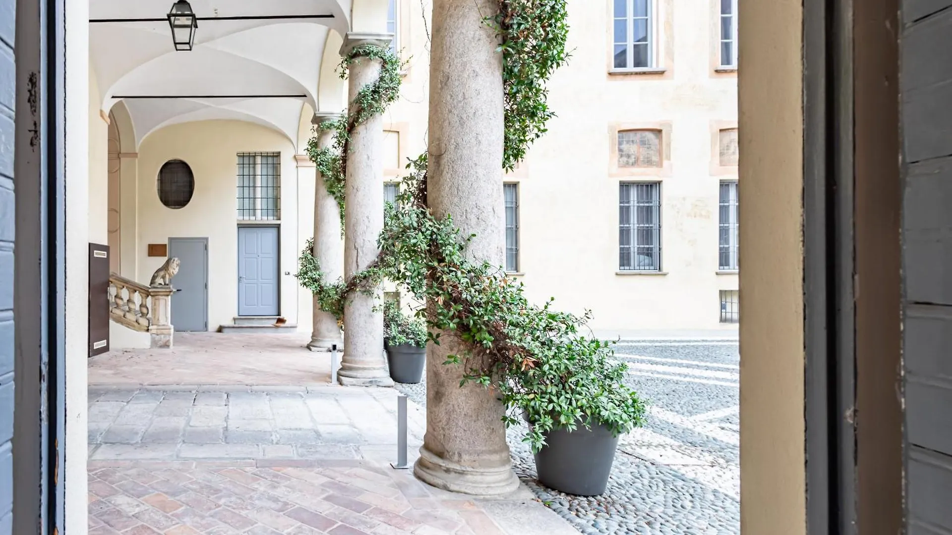 La Casa Di Enrichetta - Pavia City - By Host4U 0*,  Italy